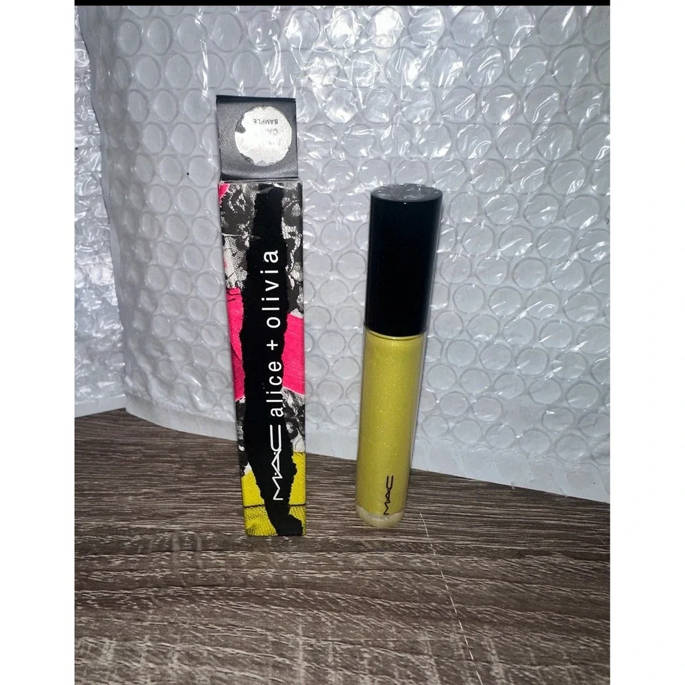 MAC cosmetics Alice‎ + Olivia Dazzleglass Lip Gloss I Want Candy Limited Edition